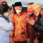 Ketua DPC PDIP Kota Surakarta (Solo) FX Hadi Rudyato pakai masker yang sama dengan Ganjar Pranowo saat sambut Megawati Soekarnoputri di Solo. (Foto Instagram.com/@fx.rudyatmo)