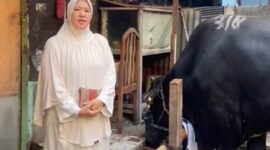 Menteri Pertahanan RI Prabowo Subianto memberikan bantuan hewan kurban kepada Yayasan Islam Alfauzaniyyah di Koja, Jakarta Utara. (Dok. Tim Media Prabowo Subainto)