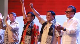 Budiman Sudjatmiko bersama Prabowo mendeklarasikan Kelompok Relawan Prabowo-Budiman Bersatu (Prabu) di Semarang. (Dok. Tim Media Prabowo)
