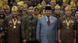 Menteri Pertahanan (Menhan) Prabowo Subianto menghadiri Hari Veteran Nasional di Universitas Sebelas Maret (UNS), Surakarta. (Dok. Tim Media Prabowo)

