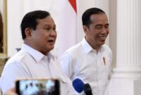 Presiden Jokowi dengan Menteri Pertahanan Prabowo Subianto. (Dok. Setkab.go.id)
