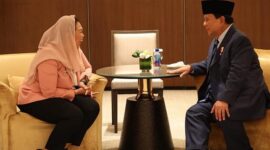 Ketua Umum DPP Partai Gerindra Prabowo Subianto Bersama Yenny Wahid.  (Facbook.com/@Yenny Wahid)
