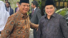 Menteri Pertahanan Prabowo Subianto bersama menteri BUMN Erick Thohir. (Facbook.com/@Erick Thohir)
