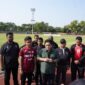 Erick Thohir dan Gibran Rakabuming seusai menyaksikan seleksi tim U-17 di Stadion Sriwedari, Surakarta, Jawa Tengah. Dok. PSSI