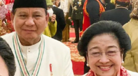 Ketua Umum PDI Perjuangan Megawati Soekarnoputri bersama Ketua Umum Partai Gerindra, Prabowo Subianto. (Instagram.com/@presidenmegawati)

