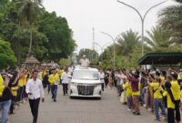 Calon Presiden Koalisi Indonesia Maju Prabowo Subianto didoakan jadi Presiden 2024 usai melakukan Ziarah ke Makam Sultan Maulana Hasanuddin, Serang, Banten. (Dok. Tim Media Prabowo Subianto)

