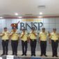 Foto : Enam anggota turut serta dalam kegiatan pembinaan dan pelatihan satpam BNSP, (13/1/24). (Doc.BNSP)