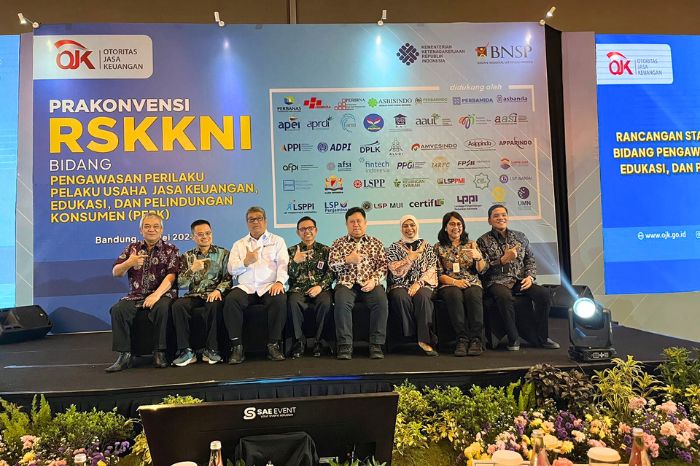 Prakonvensi Nasional RSKKNI di Bidang Pengawasan Perilaku Pelaku Usaha Jasa Keuangan, Edukasi, dan Pelindungan Konsumen (PEPK) di Hotel Hilton Bandung,  Selasa (21/5/24). (Doc.Ist)