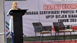 Foto : Badan Nasional Sertifikasi Profesi (BNSP) menggelar Rapat Koordinasi (Rakor) Lembaga Sertifikasi Profesi Pihak Kedua UPTP (LSP P2 UPTP) dihadiri oleh pejabat tinggi PUPR, serta Ditjen Binalavotas. di Hotel Mercure Jakarta (24/6/24). (Doc.Ist)