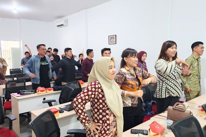 Foto : Pelantikan DPW PROPAMI Jambi Raya Masa Bakti 2024-2027 dan PPL Bagi Pemegang Izin Perseorangan WPPE di Gedung Bursa Efek Indonesia - Jambi (5/7/24). . (Doc.Ist)