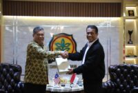 Menteri Pertanian (Mentan) Indonesia, Andi Amran Sulaiman (kanan) saat menerima Menteri Pertanian dan Keterjaminan Makanan Malaysia, Datuk Seri Mohammad Bin Sabu di kantor Pusat Kementerian Pertanian. (Dok. Kementan)