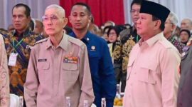 Presiden RI Prabowo Subianto duduk satu meja dengan Wakil Presiden Ke-6 RI Try Sutrisno. (Facebook.com @Setkab RI)

